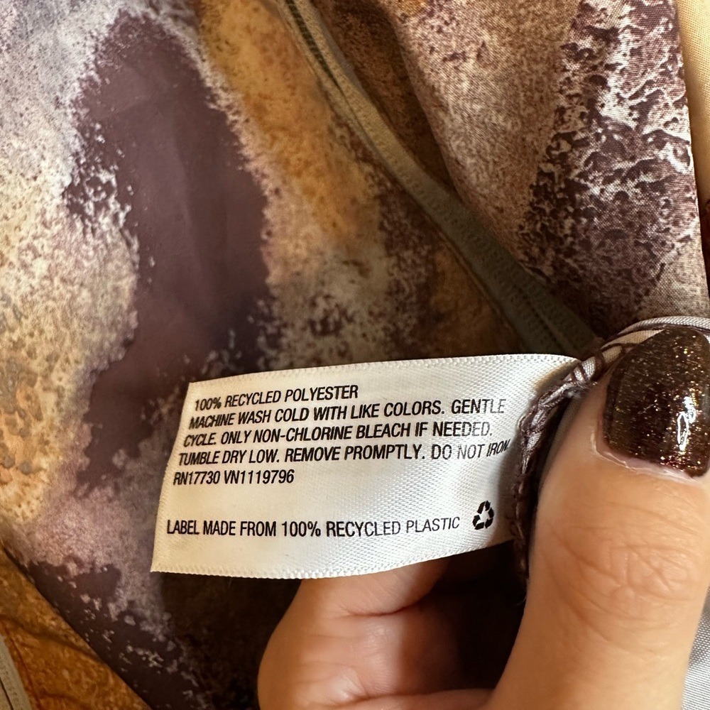 Marbled colored full zip rain jacket in a size Large. - Picture 4 of 5